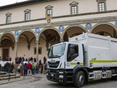 FIRENZE PIAZZA SANTISSIMA ANNUZIATA ISTITUTO DEGLI INNOCENTI PRESENTAZIONE ALIA SERVIZI AMBIENTALI